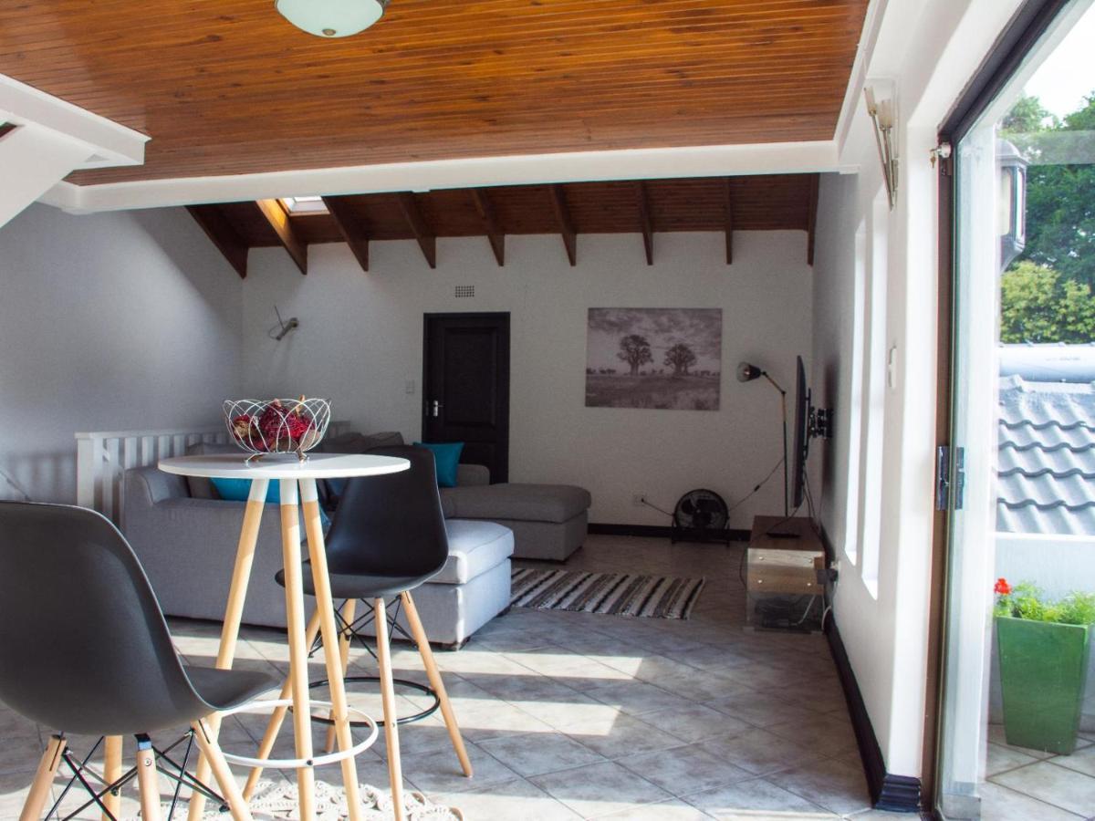 Zwelakho Furnished Apartments The Cube ヨハネスブルグ エクステリア 写真