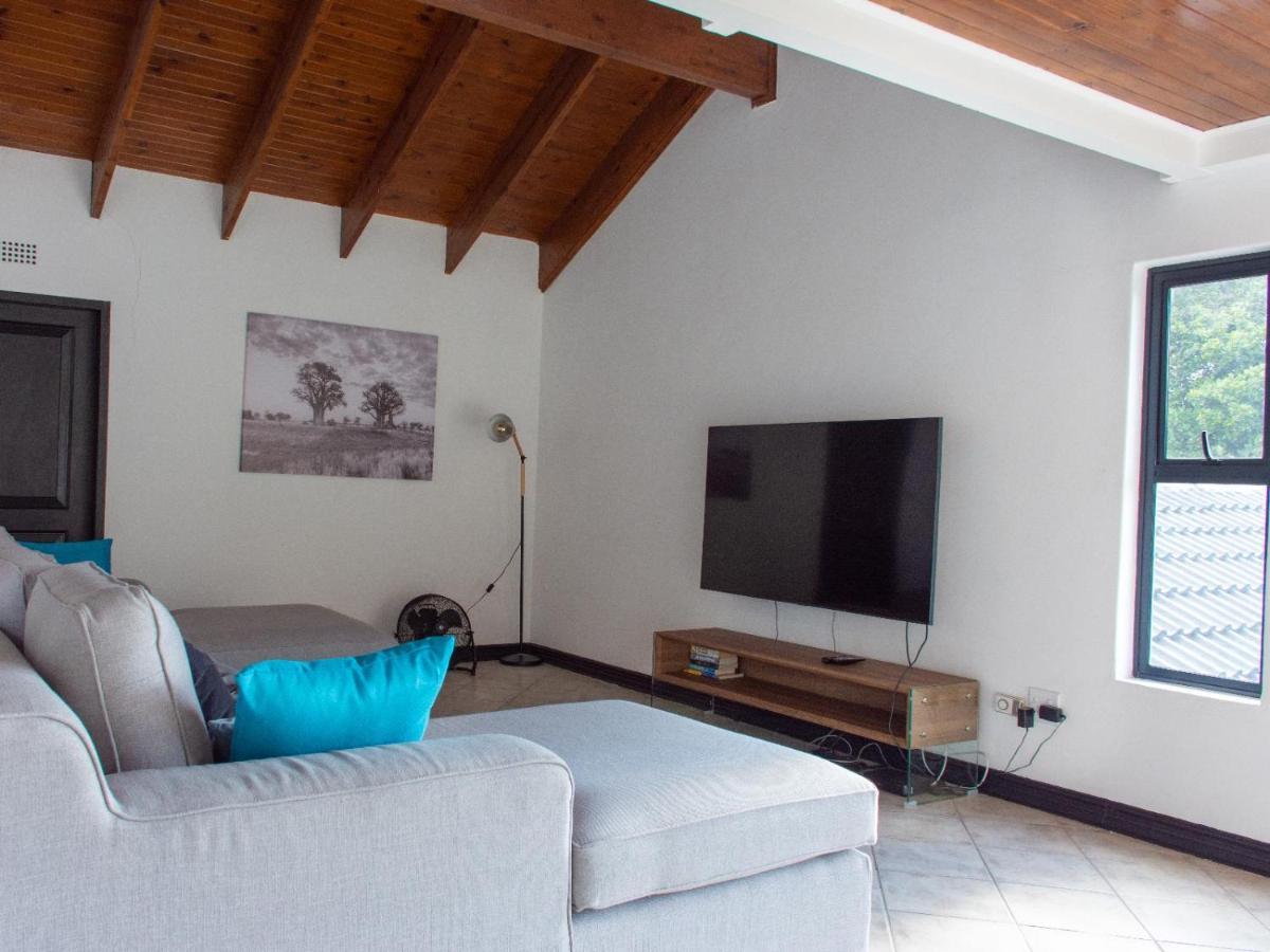 Zwelakho Furnished Apartments The Cube ヨハネスブルグ エクステリア 写真