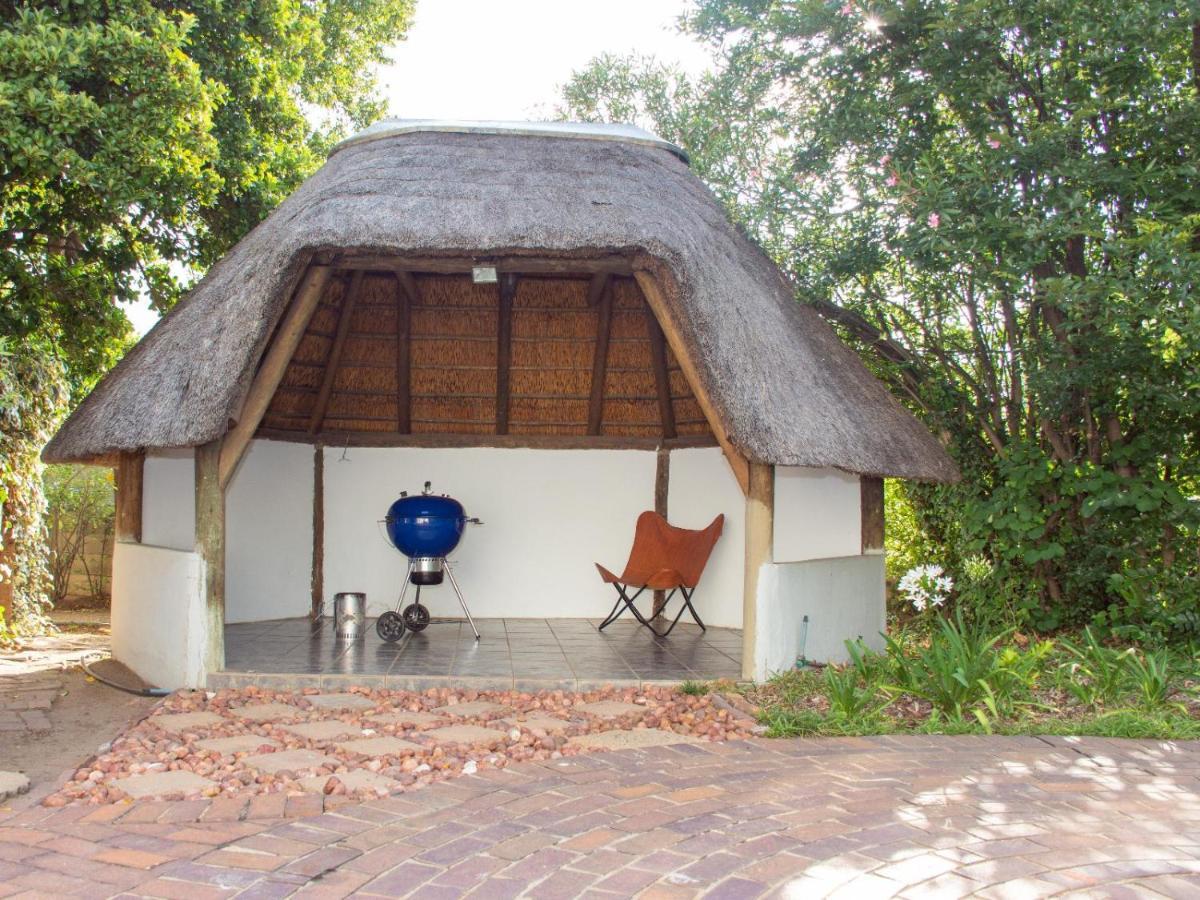 Zwelakho Furnished Apartments The Cube ヨハネスブルグ エクステリア 写真