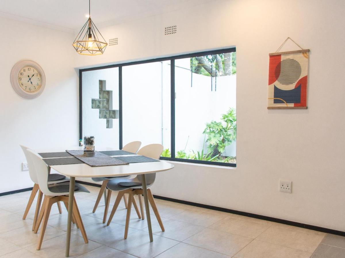 Zwelakho Furnished Apartments The Cube ヨハネスブルグ エクステリア 写真