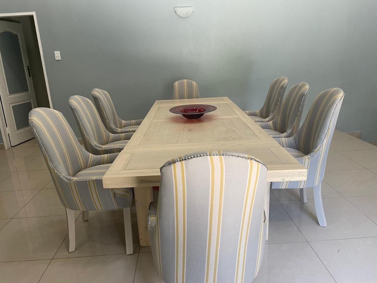 Zwelakho Furnished Apartments The Cube ヨハネスブルグ エクステリア 写真