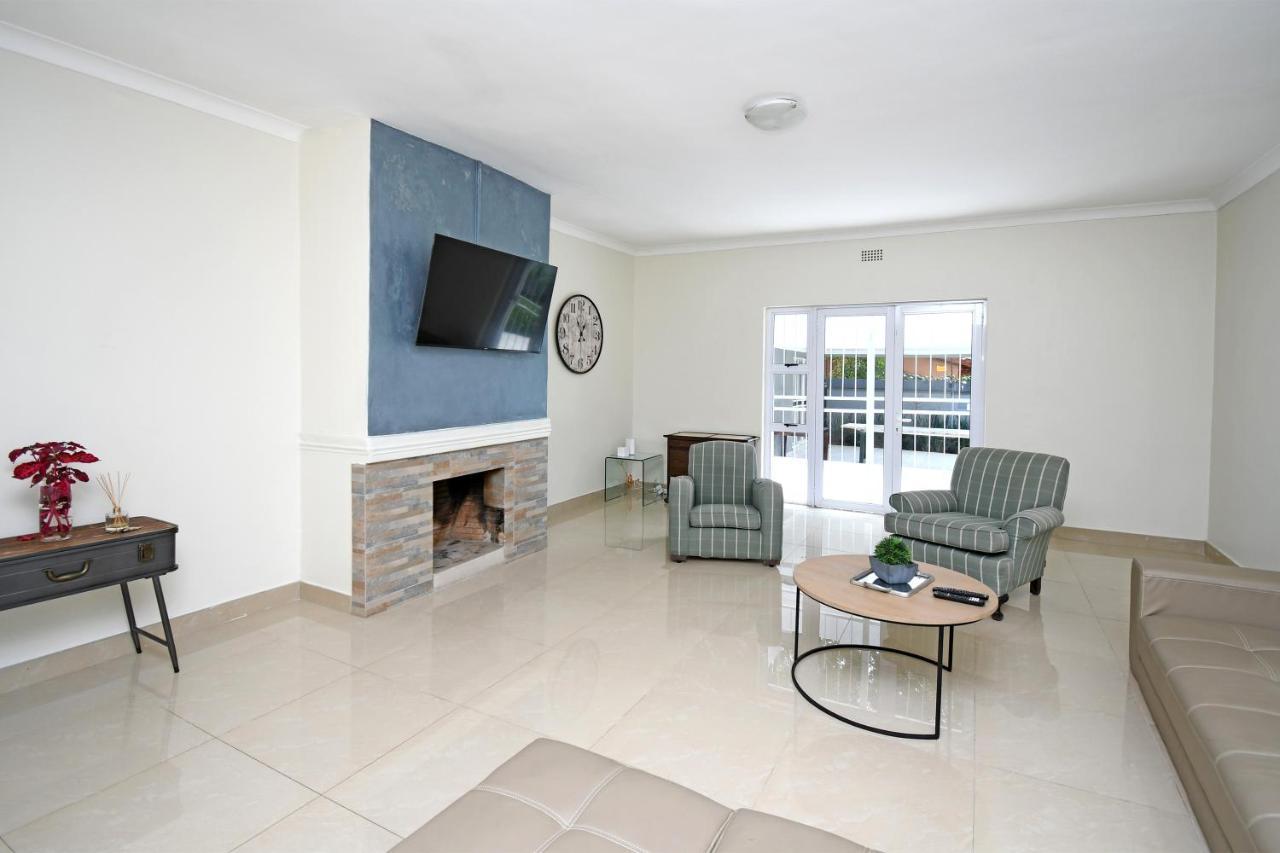 Zwelakho Furnished Apartments The Cube ヨハネスブルグ エクステリア 写真