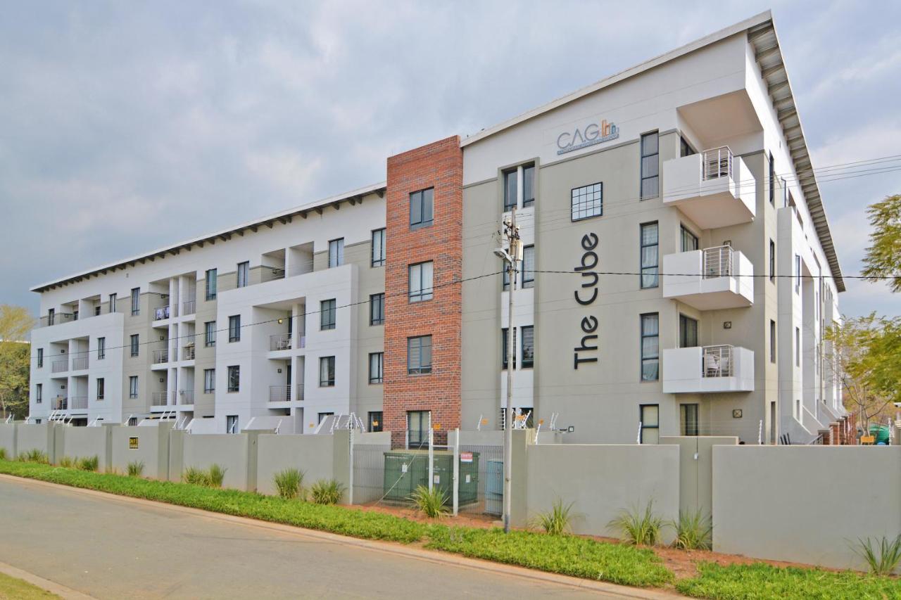 Zwelakho Furnished Apartments The Cube ヨハネスブルグ エクステリア 写真