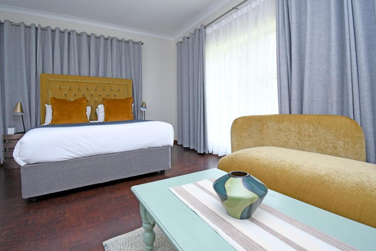 Zwelakho Furnished Apartments The Cube ヨハネスブルグ エクステリア 写真