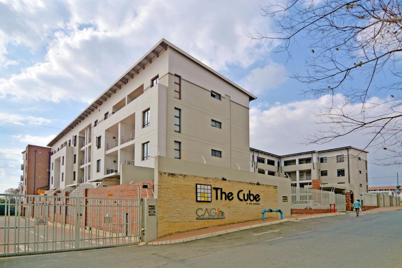 Zwelakho Furnished Apartments The Cube ヨハネスブルグ エクステリア 写真