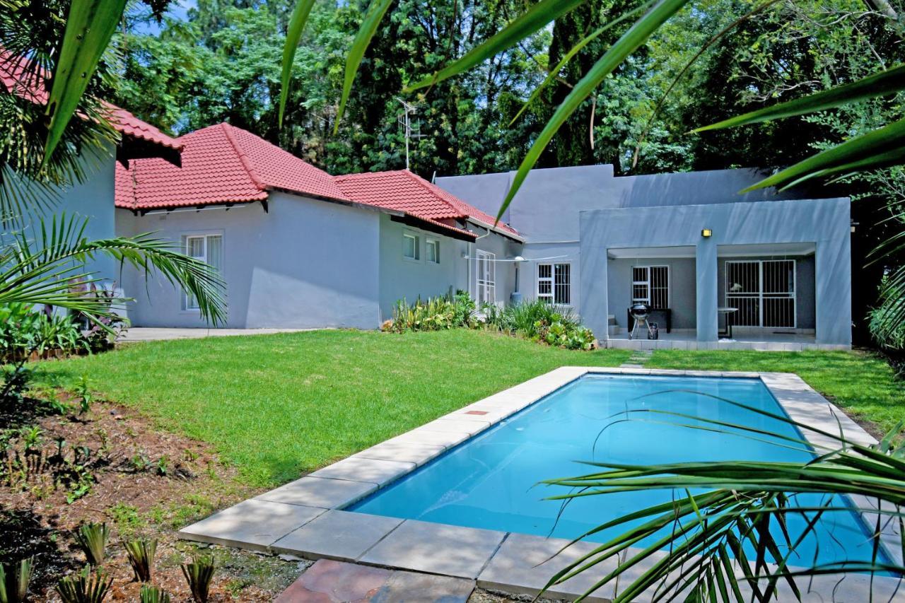 Zwelakho Furnished Apartments The Cube ヨハネスブルグ エクステリア 写真