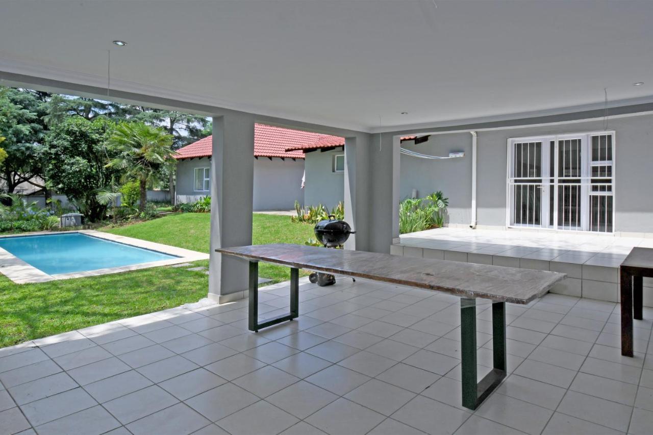 Zwelakho Furnished Apartments The Cube ヨハネスブルグ エクステリア 写真
