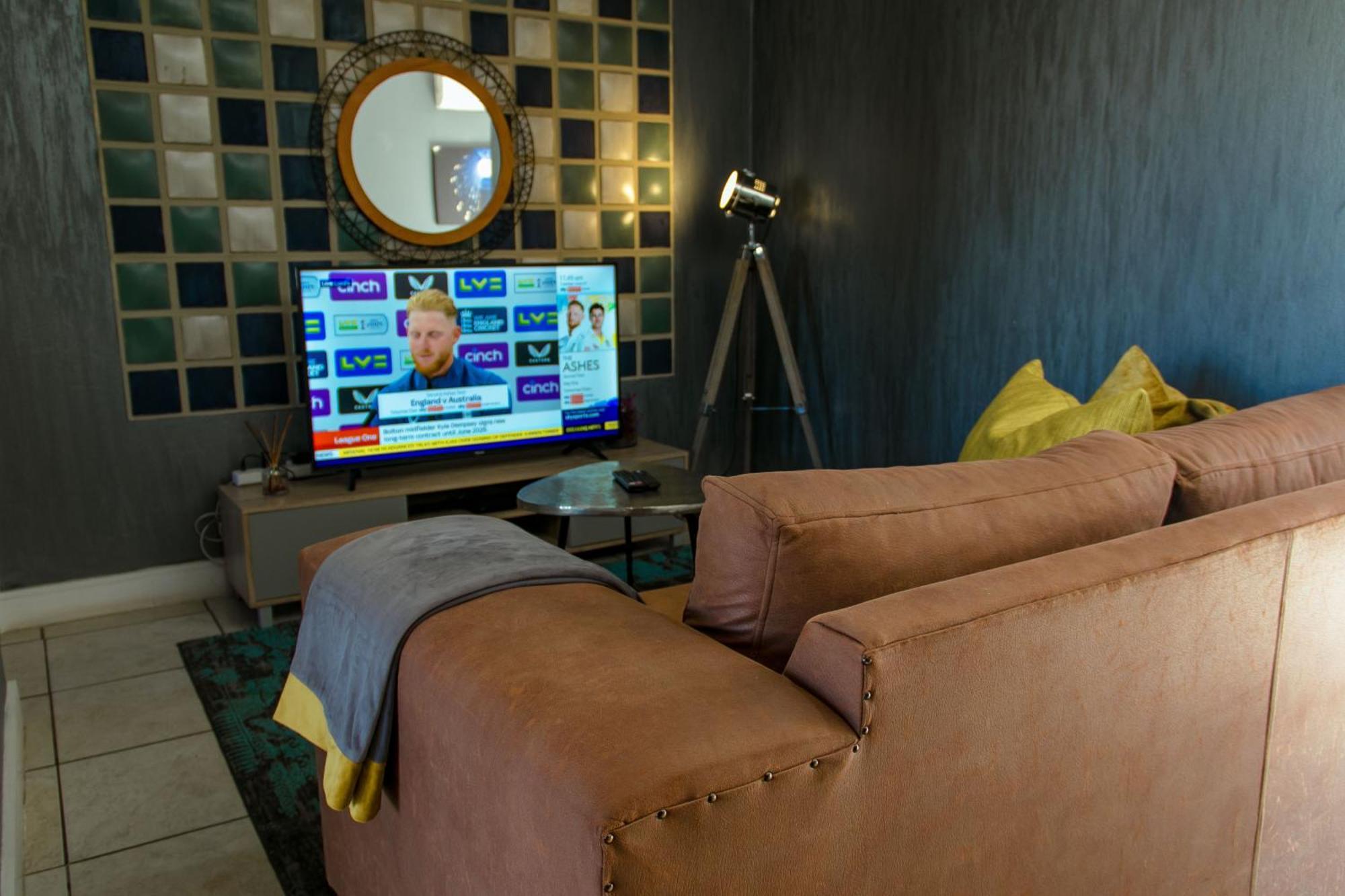 Zwelakho Furnished Apartments The Cube ヨハネスブルグ エクステリア 写真