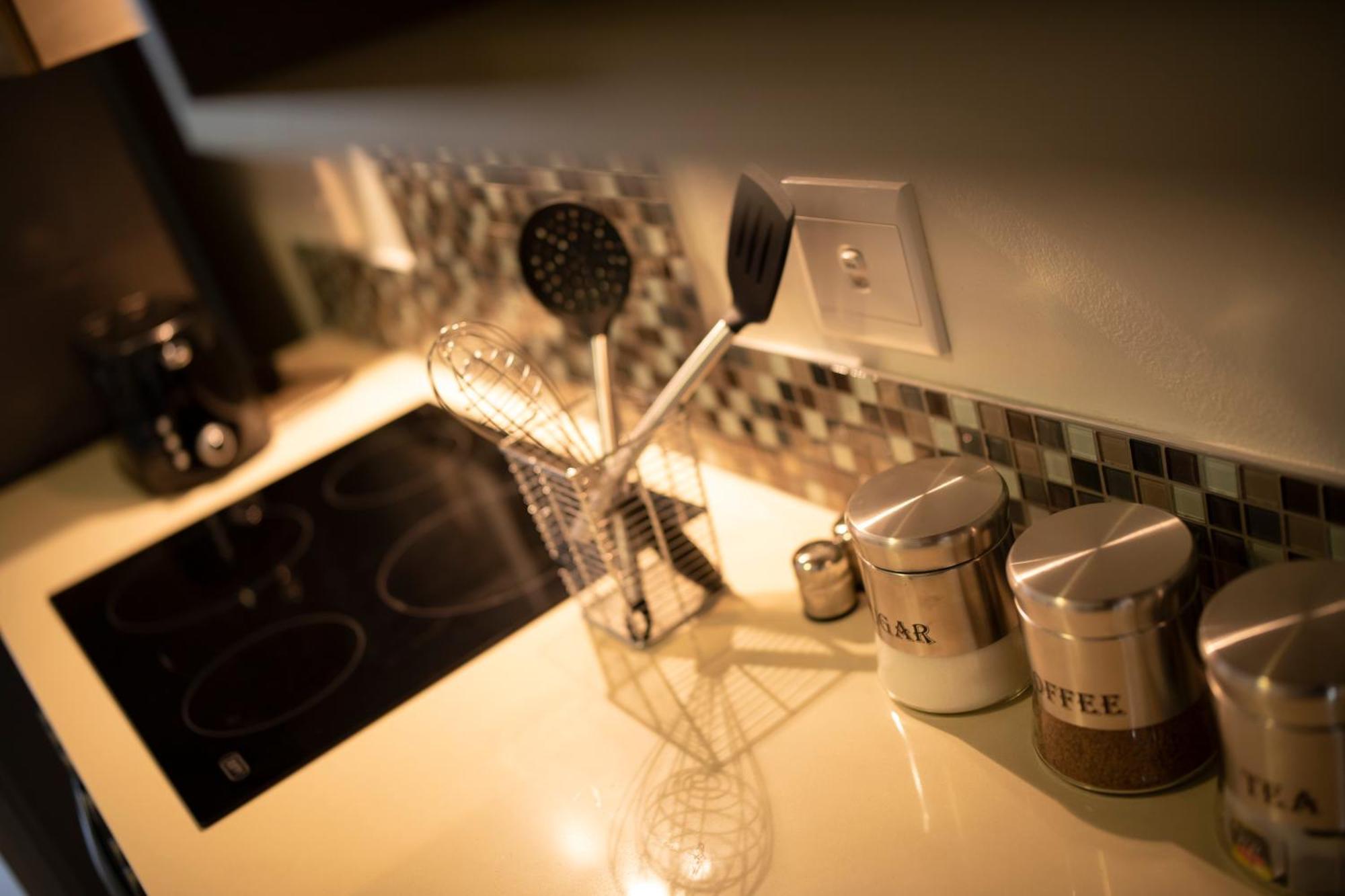 Zwelakho Furnished Apartments The Cube ヨハネスブルグ エクステリア 写真